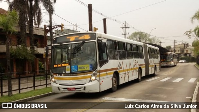 Companhia Carris Porto-Alegrense 0746 na cidade de Porto Alegre, Rio Grande do Sul, Brasil, por Luiz Carlos Almeida Silva Junior. Número da foto: #8246062.