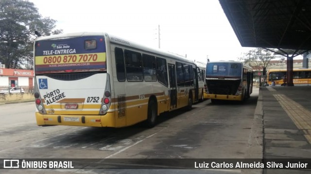Companhia Carris Porto-Alegrense 0752 na cidade de Porto Alegre, Rio Grande do Sul, Brasil, por Luiz Carlos Almeida Silva Junior. Número da foto: #8295930.