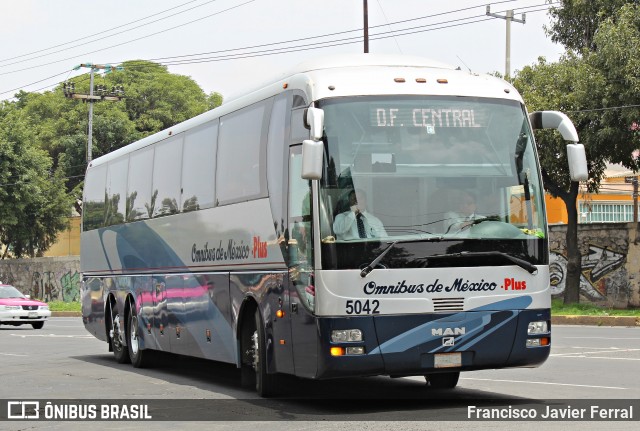 ODM - Ómnibus de México 5042 na cidade de Gustavo A. Madero, Ciudad de México, México, por Francisco Javier Ferral. Número da foto: #8300437.