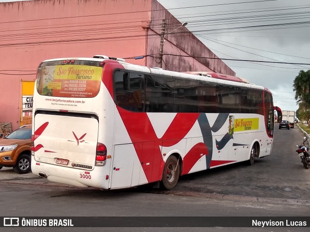 São Francisco Turismo 3000 na cidade de Salinópolis, Pará, Brasil, por Neyvison Lucas. ID da foto: 8300621.