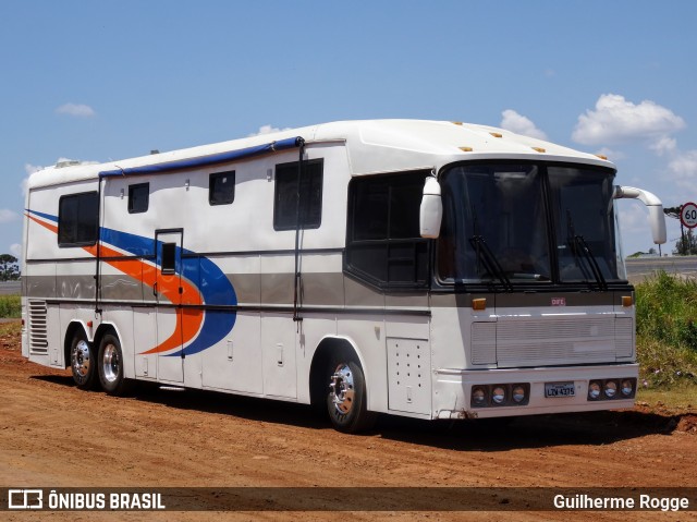 Motorhomes 4375 na cidade de Cascavel, Paraná, Brasil, por Guilherme Rogge. Número da foto: #8301421.