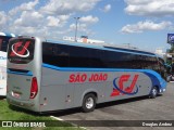 São João Turismo 11000 na cidade de Trindade, Goiás, Brasil, por Douglas Andrez. Número da foto: #8307454.