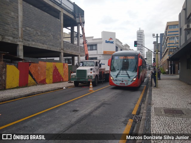 Transporte Coletivo Glória BE717 na cidade de Curitiba, Paraná, Brasil, por Marcos Donizete Silva Junior. ID da foto: 8312068.