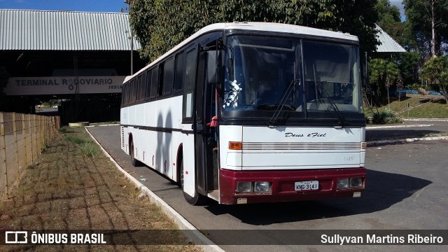 Ônibus Particulares 4500 na cidade de Anápolis, Goiás, Brasil, por Sullyvan Martins Ribeiro. ID da foto: 8316667.