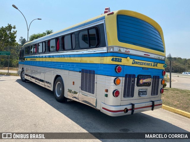 Ônibus Particulares 4222 na cidade de São Paulo, São Paulo, Brasil, por MARCELO CORREIA. ID da foto: 8315504.