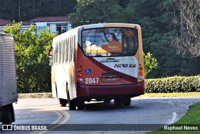 Petro Ita Transportes Coletivos de Passageiros 2047 na cidade de Petrópolis, Rio de Janeiro, Brasil, por Raphael Neves. Número da foto: #8321764.