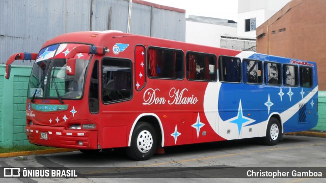 TUAN RL 40 na cidade de San José, San José, Costa Rica, por Christopher Gamboa. Número da foto: #8323078.