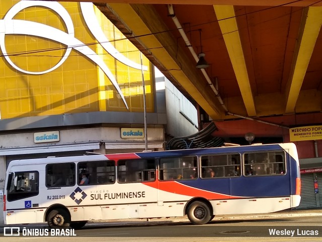 Viação Sul Fluminense RJ 202.019 na cidade de Volta Redonda, Rio de Janeiro, Brasil, por Wesley Lucas. Número da foto: #8323292.