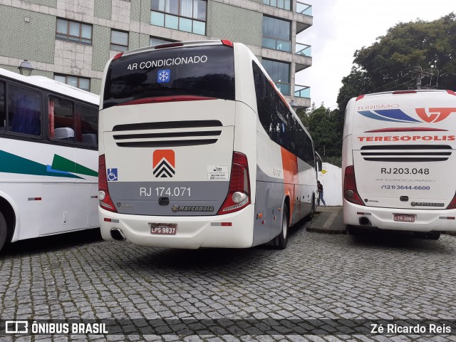 Viação Cidade do Aço RJ 174.071 na cidade de Petrópolis, Rio de Janeiro, Brasil, por Zé Ricardo Reis. Número da foto: #8247786.