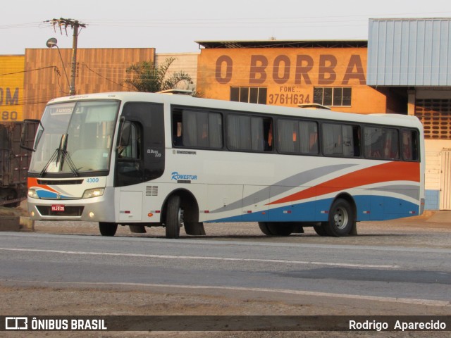Romestur 4300 na cidade de Conselheiro Lafaiete, Minas Gerais, Brasil, por Rodrigo  Aparecido. Número da foto: #8251329.