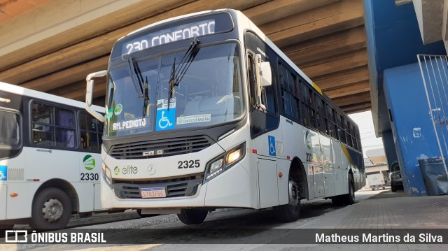 Viação Elite 2325 na cidade de Volta Redonda, Rio de Janeiro, Brasil, por Matheus Martins da Silva. Número da foto: #8250375.