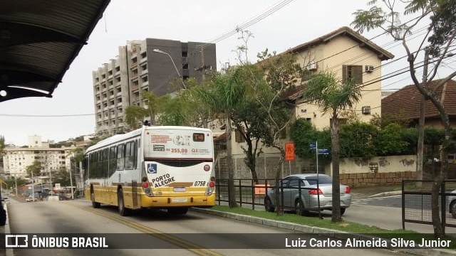 Companhia Carris Porto-Alegrense 0758 na cidade de Porto Alegre, Rio Grande do Sul, Brasil, por Luiz Carlos Almeida Silva Junior. ID da foto: 8253425.