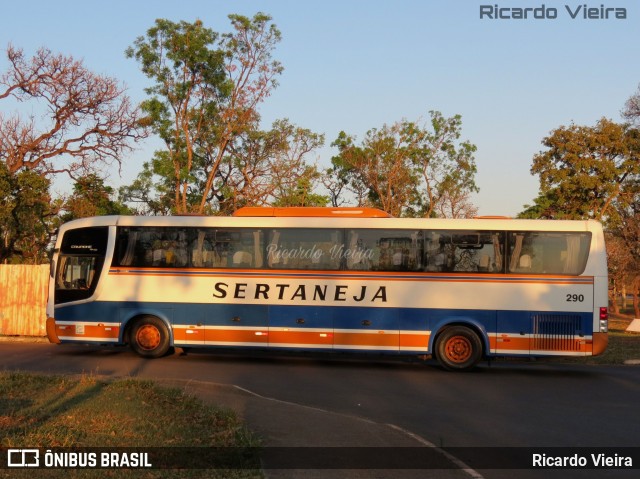 Viação Sertaneja 290 na cidade de Brasília, Distrito Federal, Brasil, por Ricardo Vieira. ID da foto: 8257095.