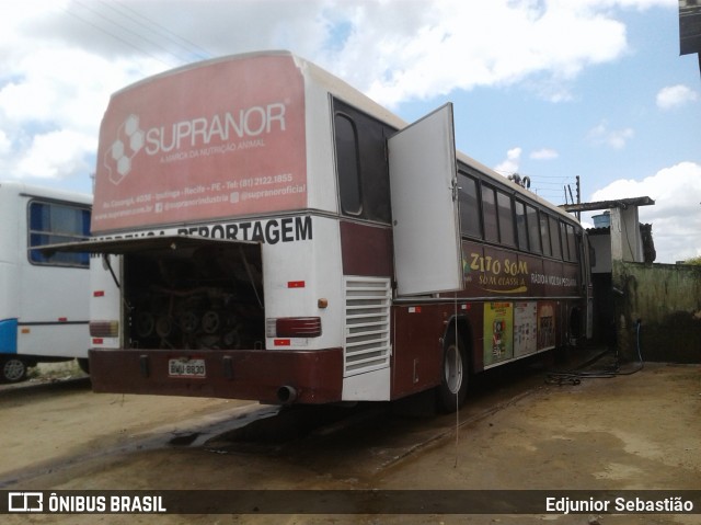 Ônibus Particulares 8830 na cidade de Nazaré da Mata, Pernambuco, Brasil, por Edjunior Sebastião. ID da foto: 8256000.