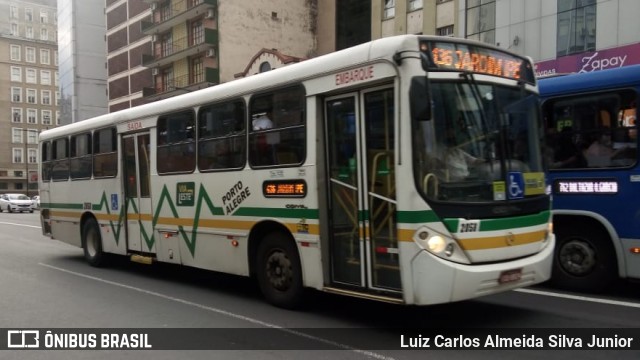 Auto Viação Presidente Vargas 2058 na cidade de Porto Alegre, Rio Grande do Sul, Brasil, por Luiz Carlos Almeida Silva Junior. Número da foto: #8256968.