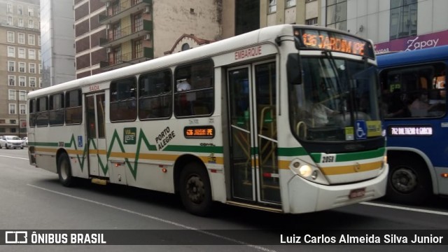 Auto Viação Presidente Vargas 2058 na cidade de Porto Alegre, Rio Grande do Sul, Brasil, por Luiz Carlos Almeida Silva Junior. ID da foto: 8256968.