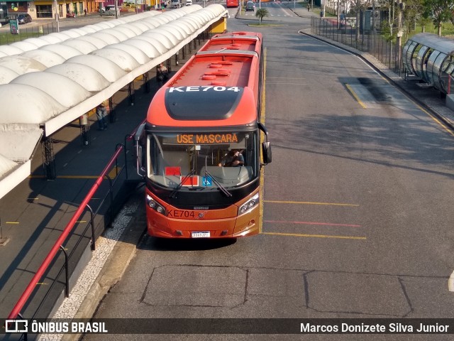 Viação Tamandaré KE704 na cidade de Curitiba, Paraná, Brasil, por Marcos Donizete Silva Junior. ID da foto: 8262386.