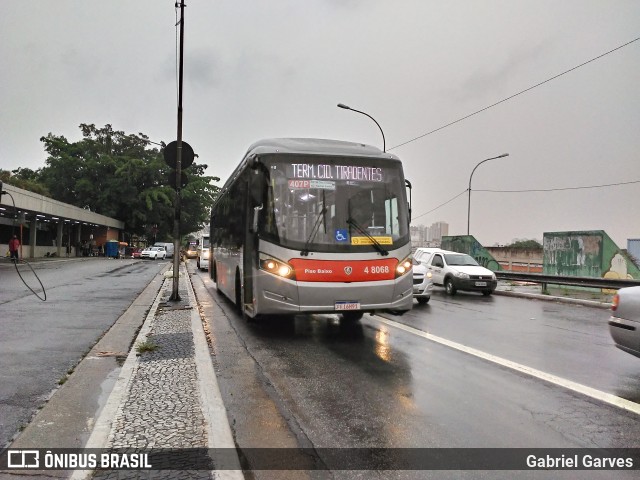 Express Transportes Urbanos Ltda 4 8068 na cidade de São Paulo, São Paulo, Brasil, por Gabriel Garves. ID da foto: 8265740.