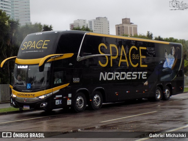 Expresso Nordeste 5600 na cidade de Curitiba, Paraná, Brasil, por Gabriel Michalski. Número da foto: #8330063.