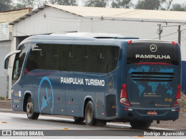 Pampulha Turismo 242 na cidade de Conselheiro Lafaiete, Minas Gerais, Brasil, por Rodrigo  Aparecido. ID da foto: 8357244.