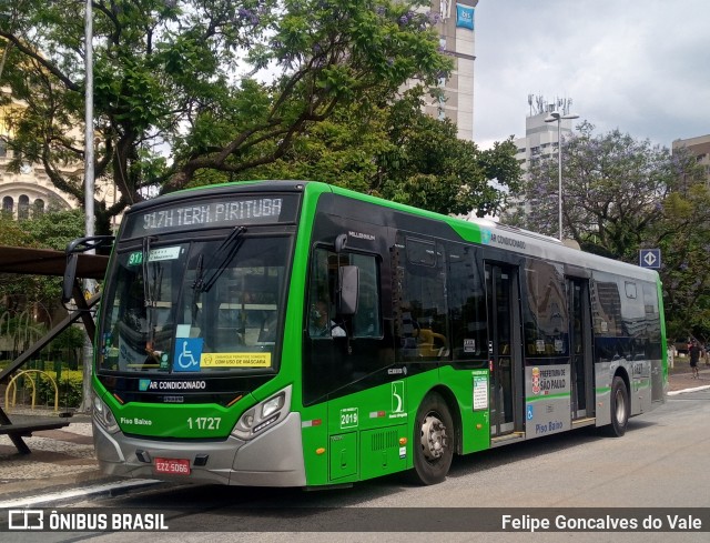 Viação Santa Brígida 1 1727 na cidade de São Paulo, São Paulo, Brasil, por Felipe Goncalves do Vale. Número da foto: #8363633.
