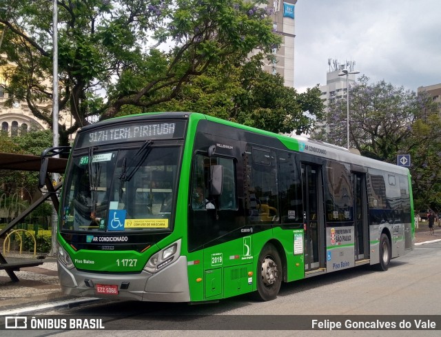 Viação Santa Brígida 1 1727 na cidade de São Paulo, São Paulo, Brasil, por Felipe Goncalves do Vale. ID da foto: 8363633.