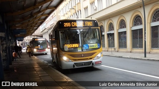 Companhia Carris Porto-Alegrense 0816 na cidade de Porto Alegre, Rio Grande do Sul, Brasil, por Luiz Carlos Almeida Silva Junior. ID da foto: 8363145.