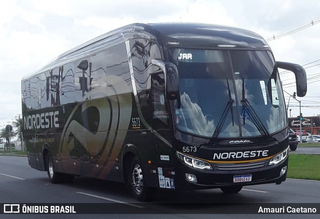Expresso Nordeste 5673 na cidade de Curitiba, Paraná, Brasil, por Amauri Caetano. Número da foto: #8370720.