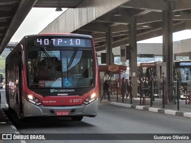 Express Transportes Urbanos Ltda 4 8977 na cidade de São Paulo, São Paulo, Brasil, por Gustavo Oliveira. ID da foto: 8379632.