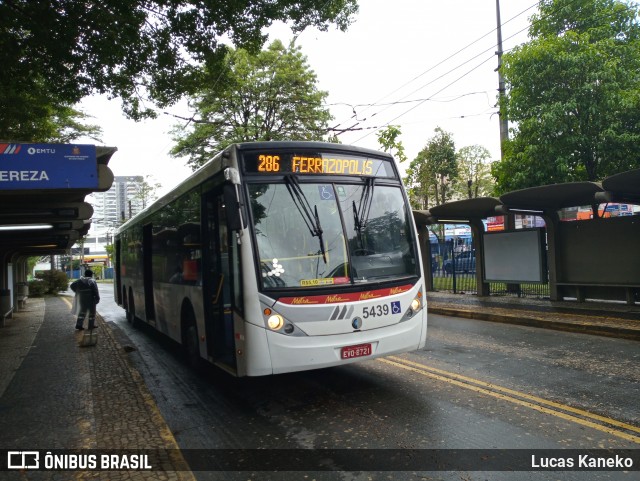 Metra - Sistema Metropolitano de Transporte 5439 na cidade de Santo André, São Paulo, Brasil, por Lucas Kaneko. ID da foto: 8332685.