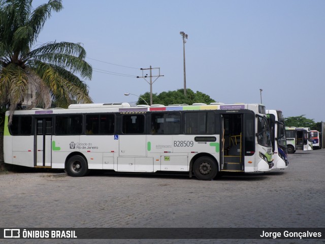 Viação Ideal B28509 na cidade de Rio de Janeiro, Rio de Janeiro, Brasil, por Jorge Gonçalves. ID da foto: 8388245.