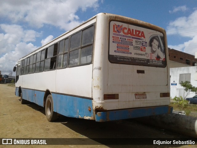 Ônibus Particulares KJJ1274 na cidade de Nazaré da Mata, Pernambuco, Brasil, por Edjunior Sebastião. ID da foto: 8386987.