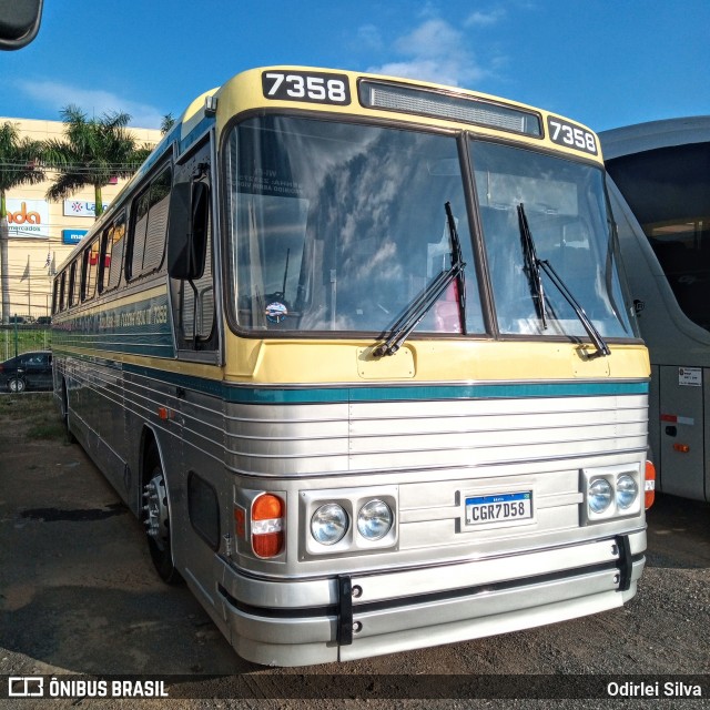 Ônibus Particulares 7358 na cidade de São Paulo, São Paulo, Brasil, por Odirlei Silva. ID da foto: 8399123.