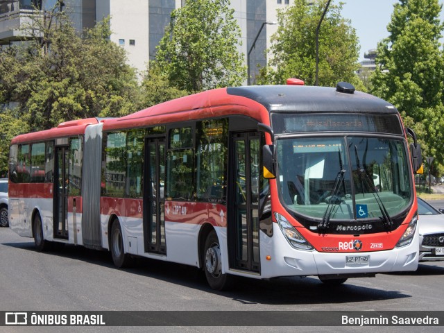 Subus 9637 na cidade de Vitacura, Santiago, Metropolitana de Santiago, Chile, por Benjamin Saavedra. Número da foto: #8404731.