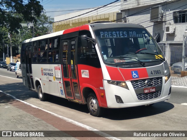 Pêssego Transportes 4 7063 na cidade de São Paulo, São Paulo, Brasil, por Rafael Lopes de Oliveira. ID da foto: 8409630.