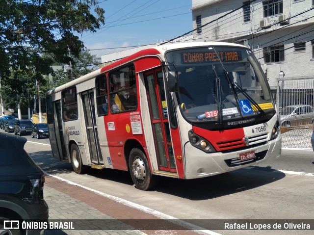 Pêssego Transportes 4 7056 na cidade de São Paulo, São Paulo, Brasil, por Rafael Lopes de Oliveira. ID da foto: 8409689.