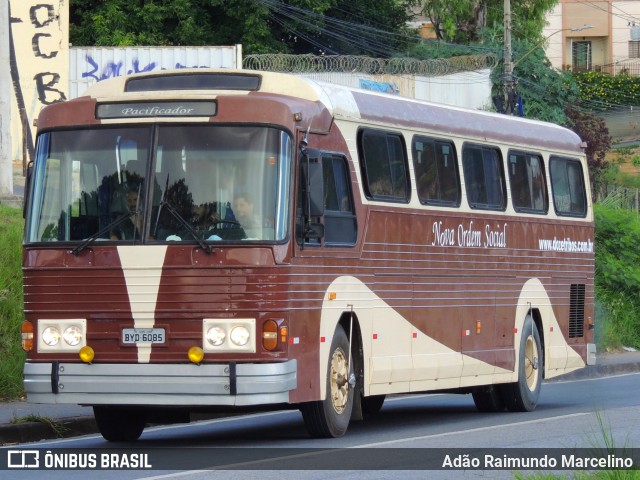 Ônibus Particulares 6085 na cidade de Belo Horizonte, Minas Gerais, Brasil, por Adão Raimundo Marcelino. ID da foto: 8411861.