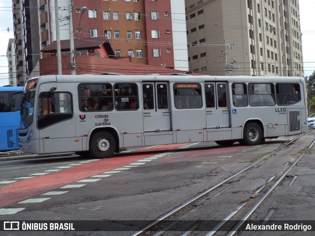 Araucária Transportes Coletivos LL312 na cidade de Curitiba, Paraná, Brasil, por Alexandre Rodrigo. ID da foto: 8336364.