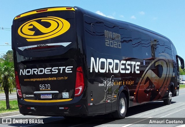 Expresso Nordeste 5670 na cidade de Curitiba, Paraná, Brasil, por Amauri Caetano. ID da foto: 8414350.