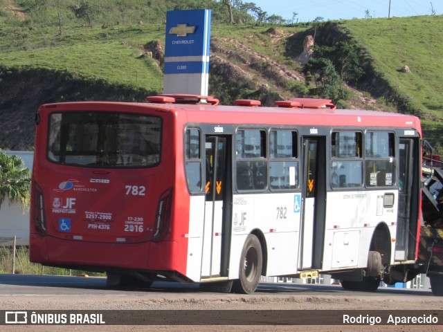 Ônibus Particulares 782 na cidade de Conselheiro Lafaiete, Minas Gerais, Brasil, por Rodrigo  Aparecido. ID da foto: 8412541.