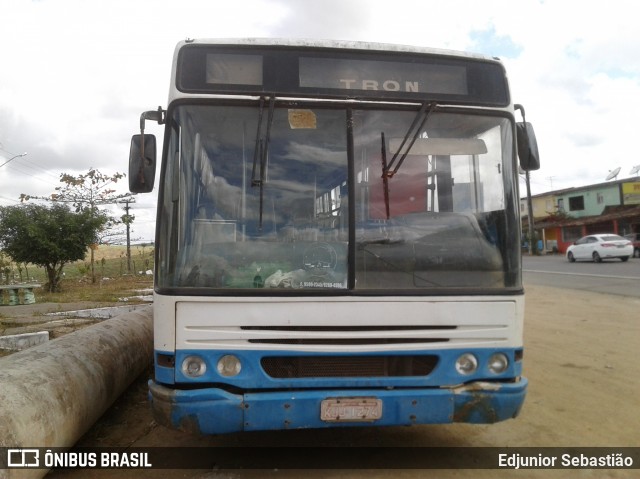 Ônibus Particulares KJJ1274 na cidade de Nazaré da Mata, Pernambuco, Brasil, por Edjunior Sebastião. Número da foto: #8412866.