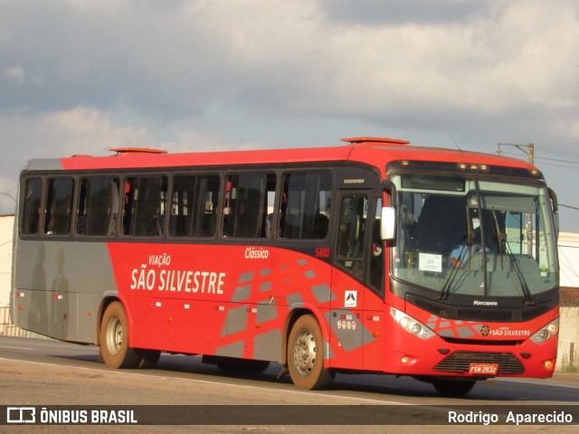 Viação São Silvestre 5400 na cidade de Conselheiro Lafaiete, Minas Gerais, Brasil, por Rodrigo  Aparecido. Número da foto: #8349473.