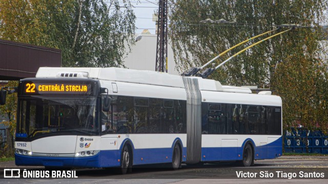 Rigas Satiksme 17932 na cidade de Riga, Letônia, por Victor São Tiago Santos. ID da foto: 8348341.