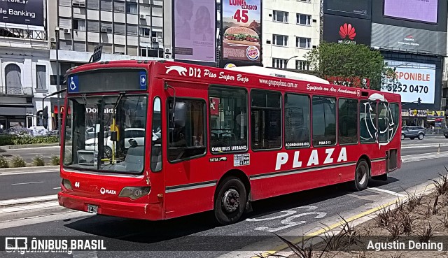 Plaza 44 na cidade de Ciudad Autónoma de Buenos Aires, Argentina, por Agustin Dening. ID da foto: 8355482.