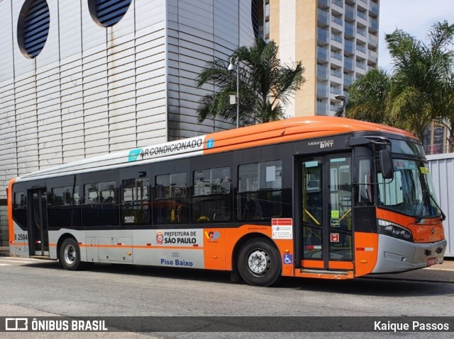 Viação Gato Preto 8 2504 na cidade de São Paulo, São Paulo, Brasil, por Kaique Passos. ID da foto: 8355002.