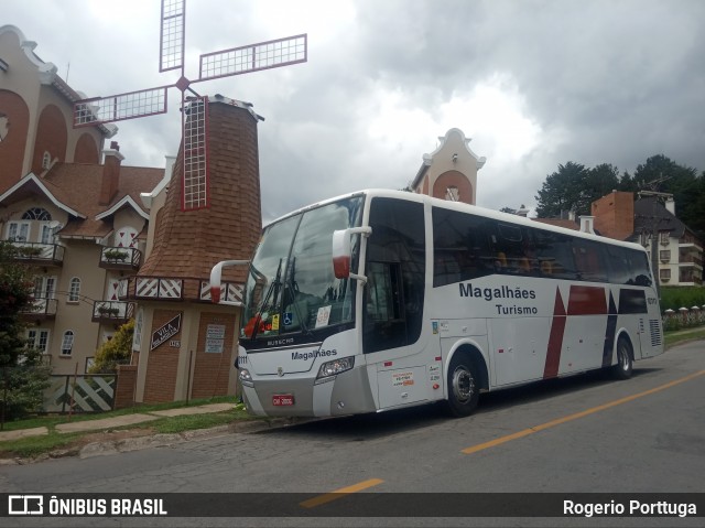 Magalhães Turismo 10111 na cidade de Campos do Jordão, São Paulo, Brasil, por  Rogerio Porttuga. Número da foto: #8416424.