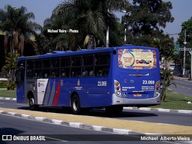 Ralip Transportes Rodoviários 23.069 na cidade de Barueri, São Paulo, Brasil, por Michael  Alberto Vieira. Número da foto: #8415161.