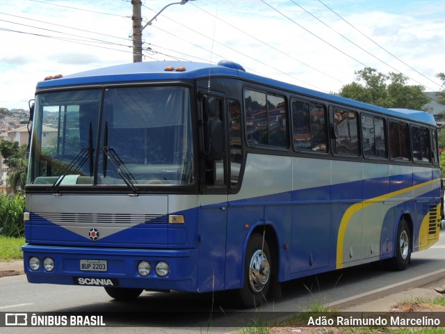 Ônibus Particulares 2203 na cidade de Belo Horizonte, Minas Gerais, Brasil, por Adão Raimundo Marcelino. Número da foto: #8416973.