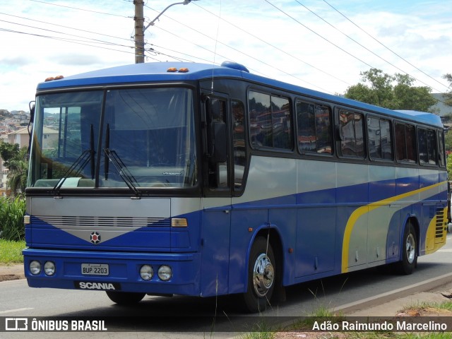 Ônibus Particulares 2203 na cidade de Belo Horizonte, Minas Gerais, Brasil, por Adão Raimundo Marcelino. ID da foto: 8416973.