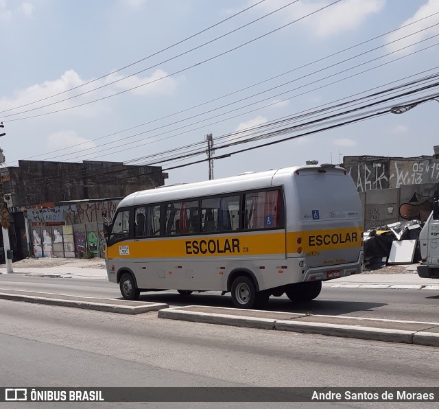 Escolares 37.790 na cidade de São Paulo, São Paulo, Brasil, por Andre Santos de Moraes. Número da foto: #8449962.